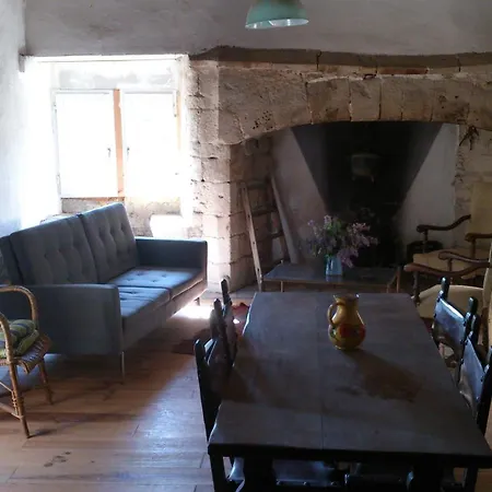 Dans Village Medieval Perigord Limeuil